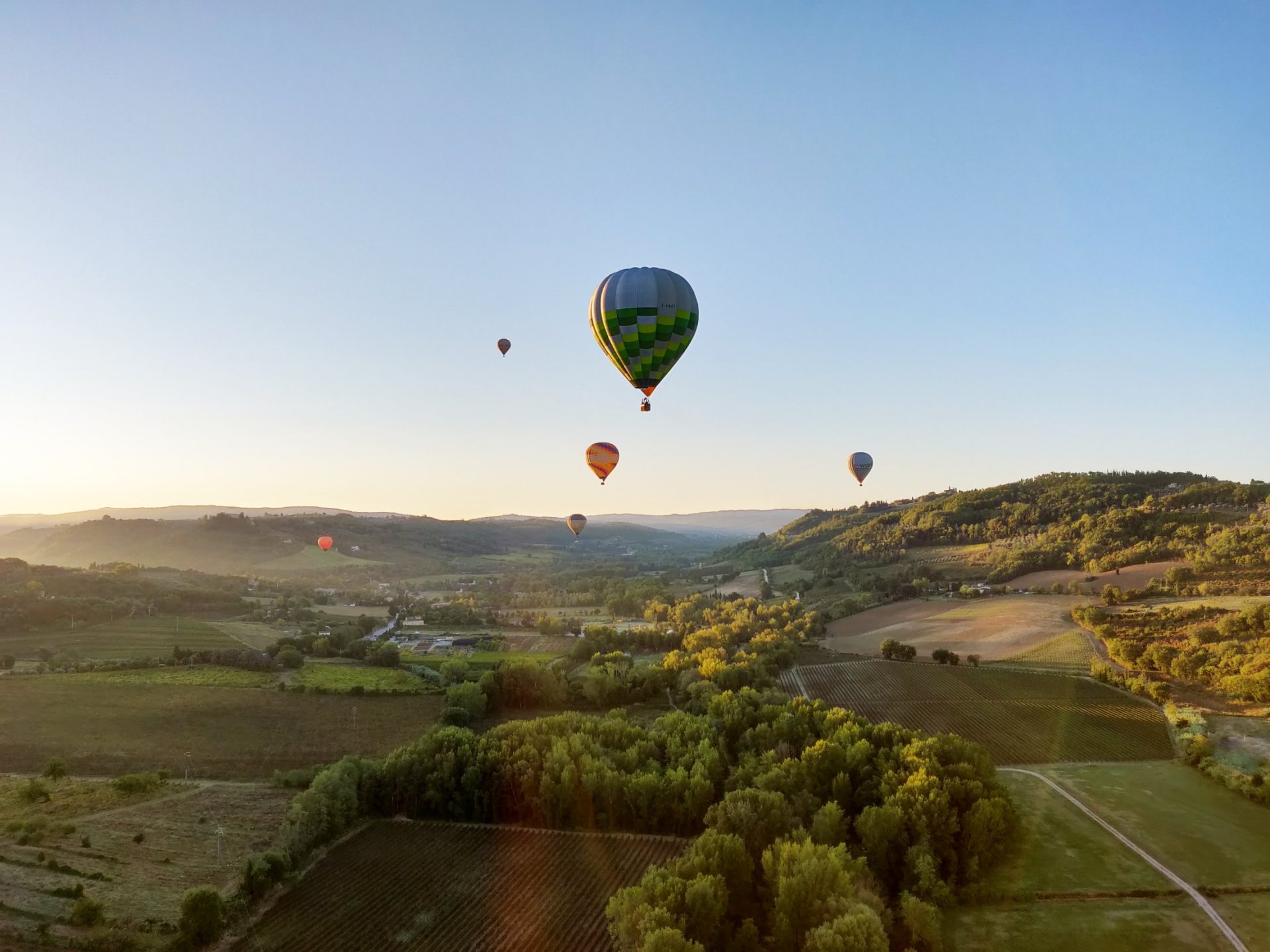 tuscany ballooning in flight